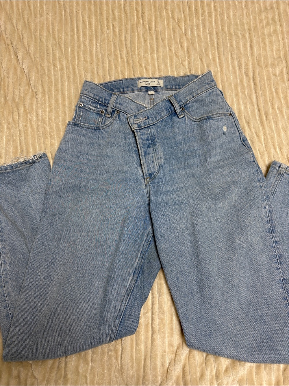 “the Dad” “curve love - Abercrombie Jeans - Cross button
